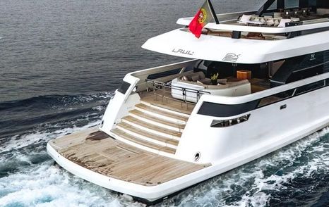 Extra Yachts motor yacht L.A.U.L. aft deck seating