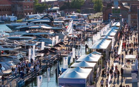 yacht buyer crowds at Venice Boat Show