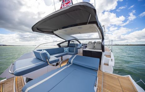 fairline-targa-40-cockpit