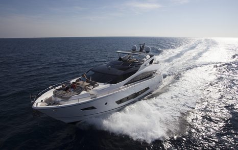 flybridge yacht sunseeker 86 running shot