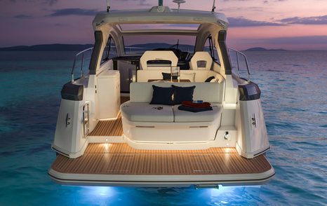 Beneteau-Gran-Turismo-41-aft-deck-night