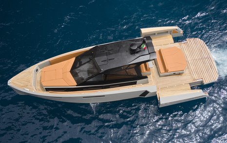 EVO Yachts R4+ aerial view 