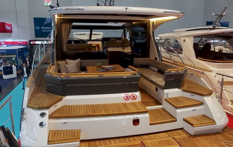 Marex-440-Scandinavia-Review-cockpit