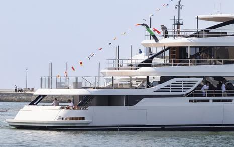 Azimut Grande 44M motor yacht at anchor stern 