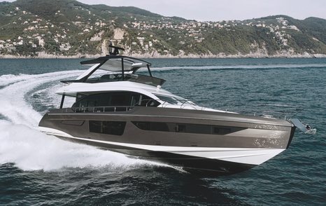 Azimut Fly 68 motor yacht under way