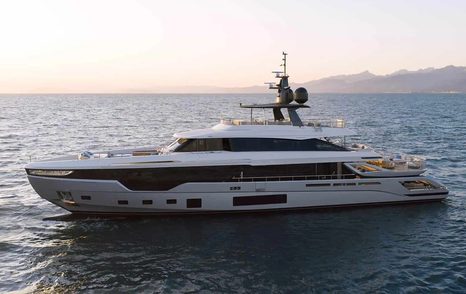 Azimut Grande Trideck at anchor side view 