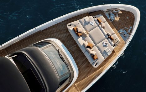 Azimut Magellano 27M yacht foredeck with sunpads 