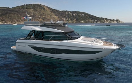 Prestige F4.3 motor yacht at anchor 