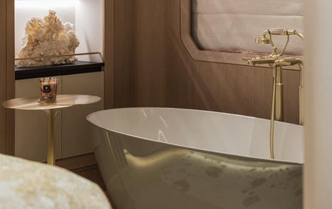  Cantiere delle Marche yacht Haze² ensuite with bath 