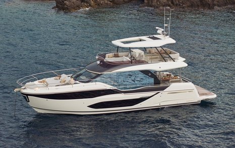 prestige F5.7 motor yacht at anchor 