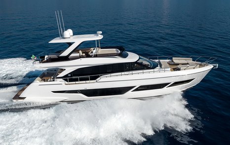 Ferretti 670 motor yacht under way 