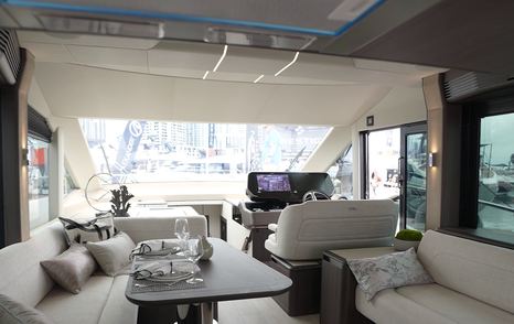 Galeon 560 Fly main deck