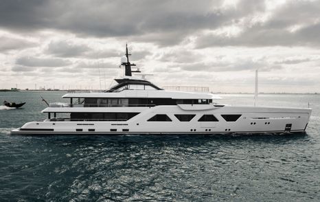 Amels superyacht QU2 underway side profile 
