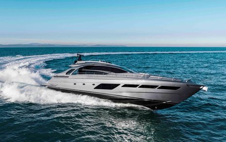 Pershing 8X sports yacht running shot