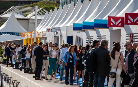 smart crowds at Monaco Yacht Show