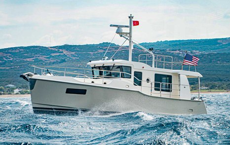 Nordhavn N41 motor yacht under way 