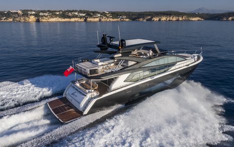 Pearl 80 motor yacht running shot