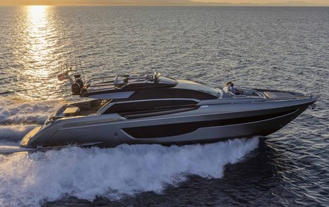 Riva 76' Perseo Super motor yacht underway side view