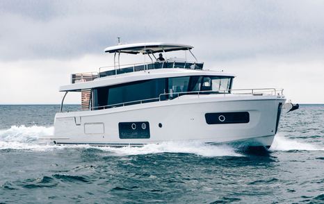 Beneteau Swift Trawler 54 running