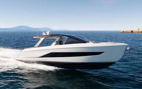 Princess C48 Open IB motor yacht under way 