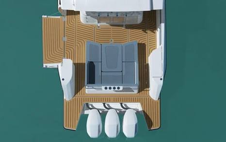 Cruiser Yachts 45 VTR aft deck with side platform 