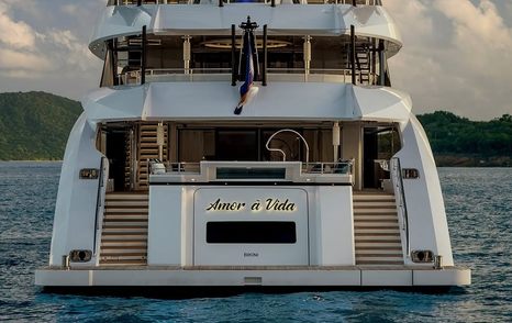 CRN Superyacht Amor à Vida stern 