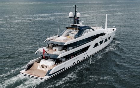Amels superyacht QU2 underway stern view