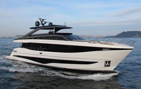 Princess Y95 motor yacht under way