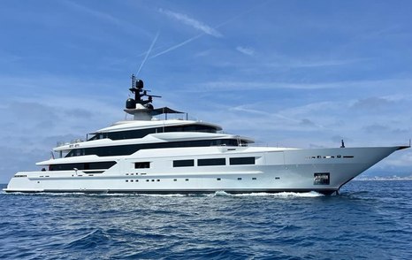 Superyacht CASINO ROYALE at sea