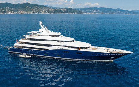 Superyacht AMARYLLIS at sea