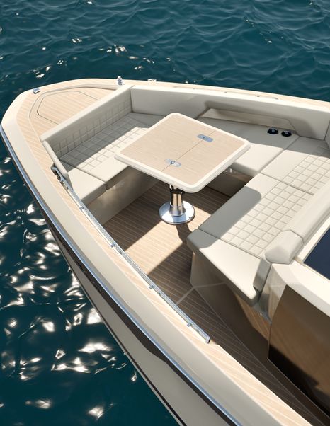 Saxdor 460 GTC boat foredeck with U-shaped sofa 