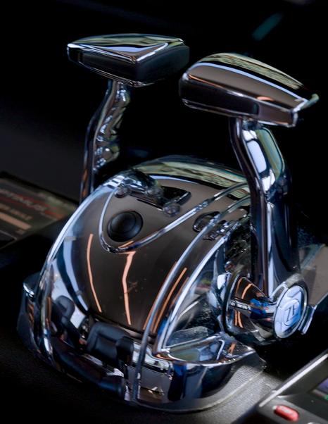 CL-Yachts-CLX96-Review-helm-throttle