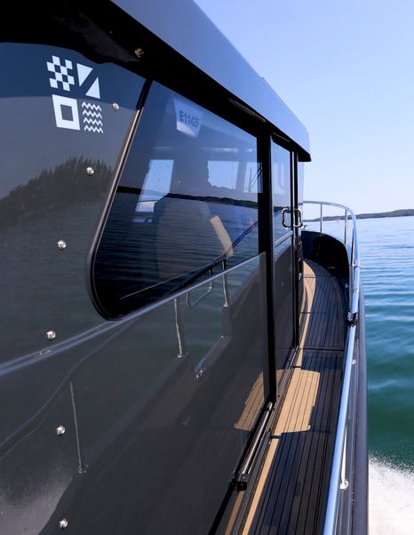 Nord-Star-31-plus-side-deck