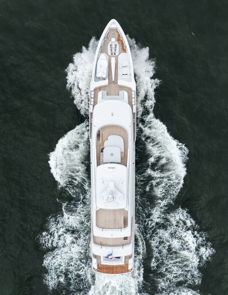 Aerial view of Superyacht Pa'lante under way 