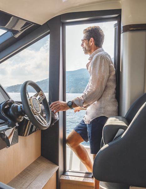 Absolute-47-FLY-Review-lifestyle-helm