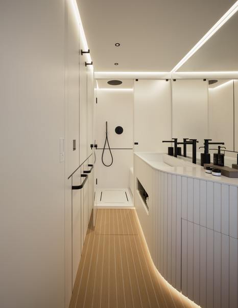 AB Yachts AB 95 motor yacht cabin ensuite 