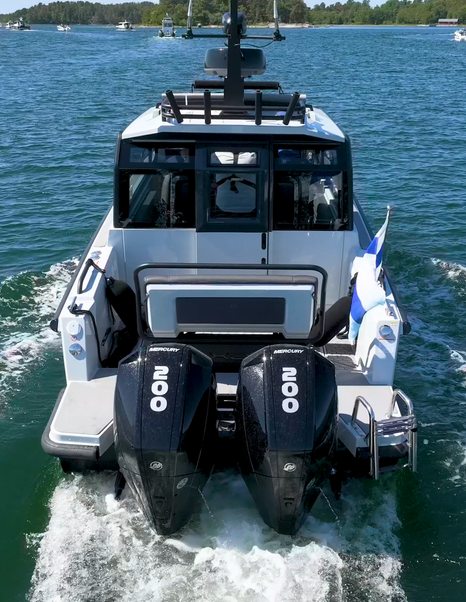 XO-Boats-DFNDR-8-aft-deck