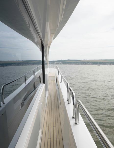 Sunseeker-88-Yacht-side-deck