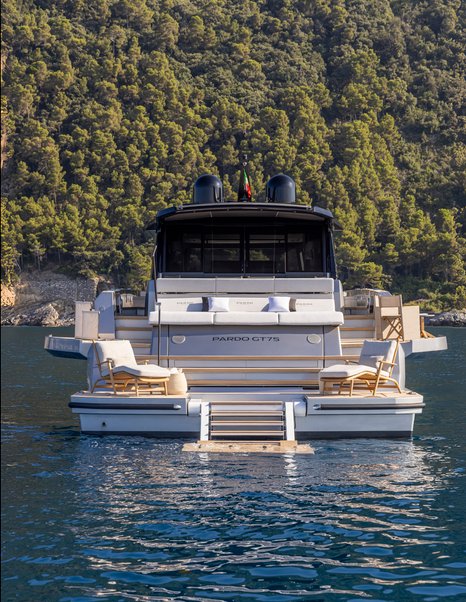 Pardo-GT75-aft-deck