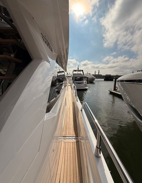 Sunseeker-76-Yacht-Review-side-deck-boarding-gates