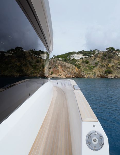 Pardo-E72-Review-side-deck-balcony-up