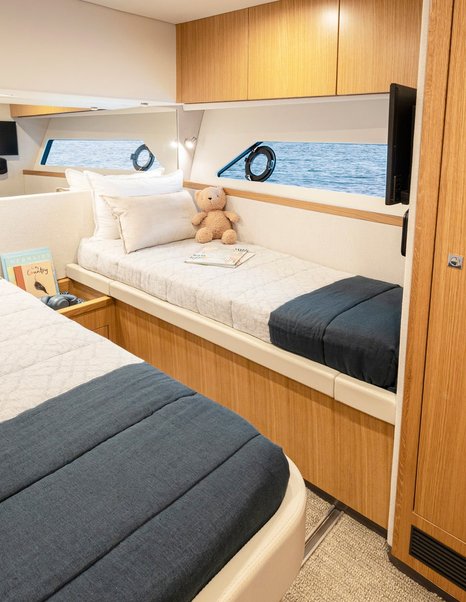 Riviera-58-Sports-Motor-Yacht-Port-Stateroom-Twin-Singles