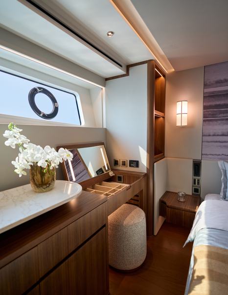 CL Yachts CLB65 SUV Motor Yacht master cabin vanity desk 