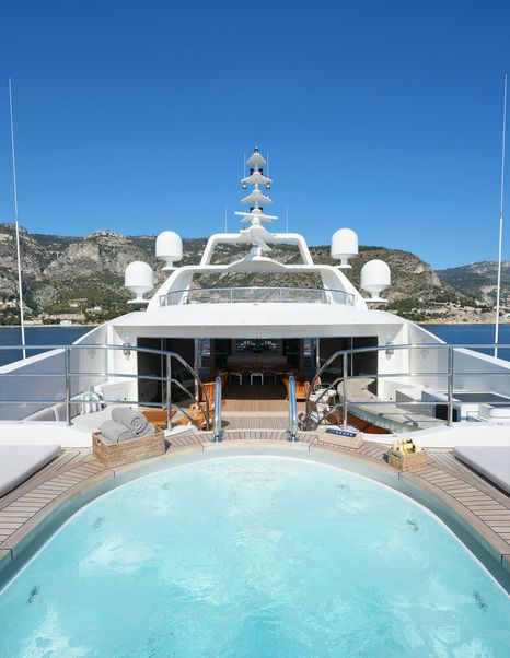 Benetti superyacht Mega Global III sundeck jacuzzi 