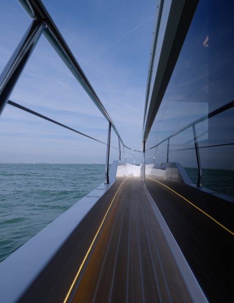 Pearl-63-Review-side-deck-lights