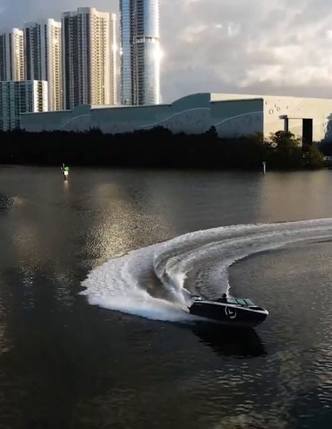 Four-Winns-H2-OB-Review-running-curve-wake