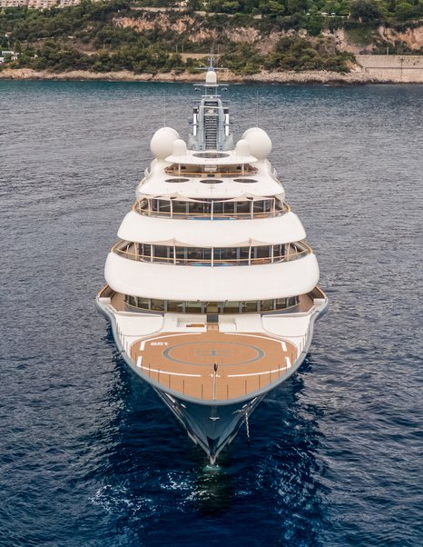 Superyacht Flying Fox bow