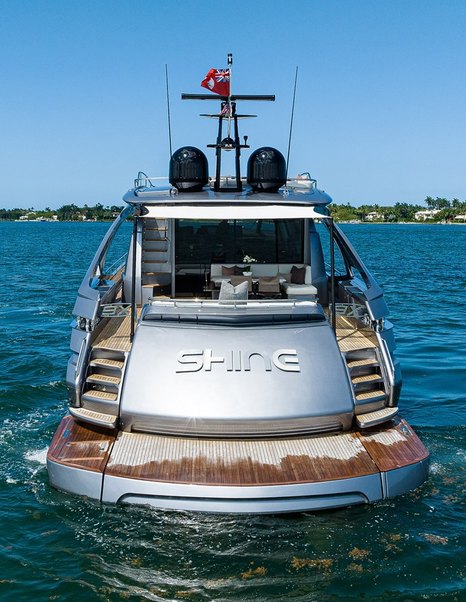 Motor yacht Shine's aft