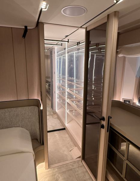 solaris-power-70-long-range-walk-in-wardrobe-with-glass-fronted-storage