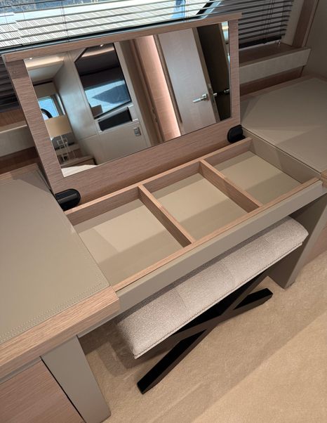 Sunseeker-76-Yacht-Review-owner-cabin-bureau